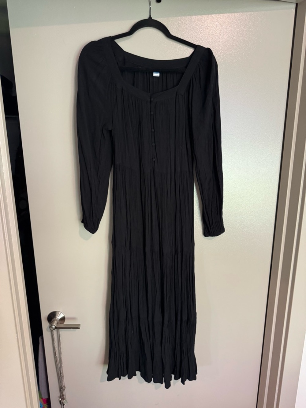 Old Navy Black Long Sleeve Maxi Dress